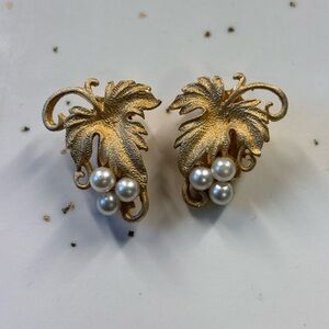 Vintage Roma Clip On Earrings Faux Pearl Berry Gold Plated Floral Berries Leaf